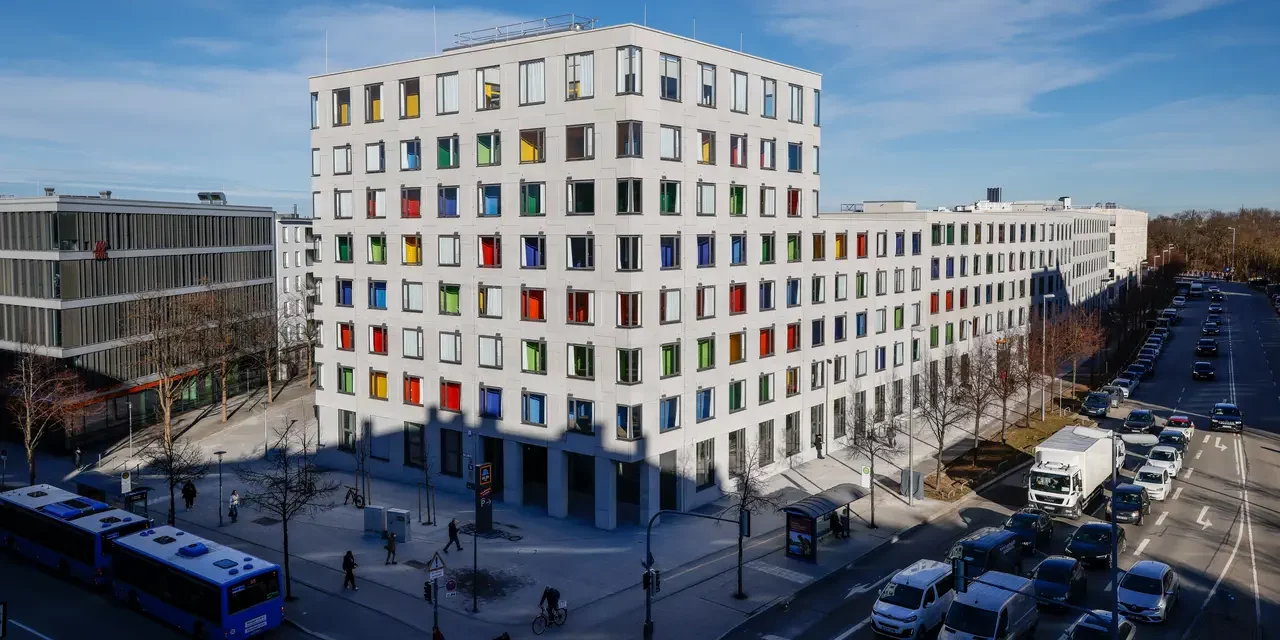 Eröffnung des neuen Queer Quartier Herzog:in